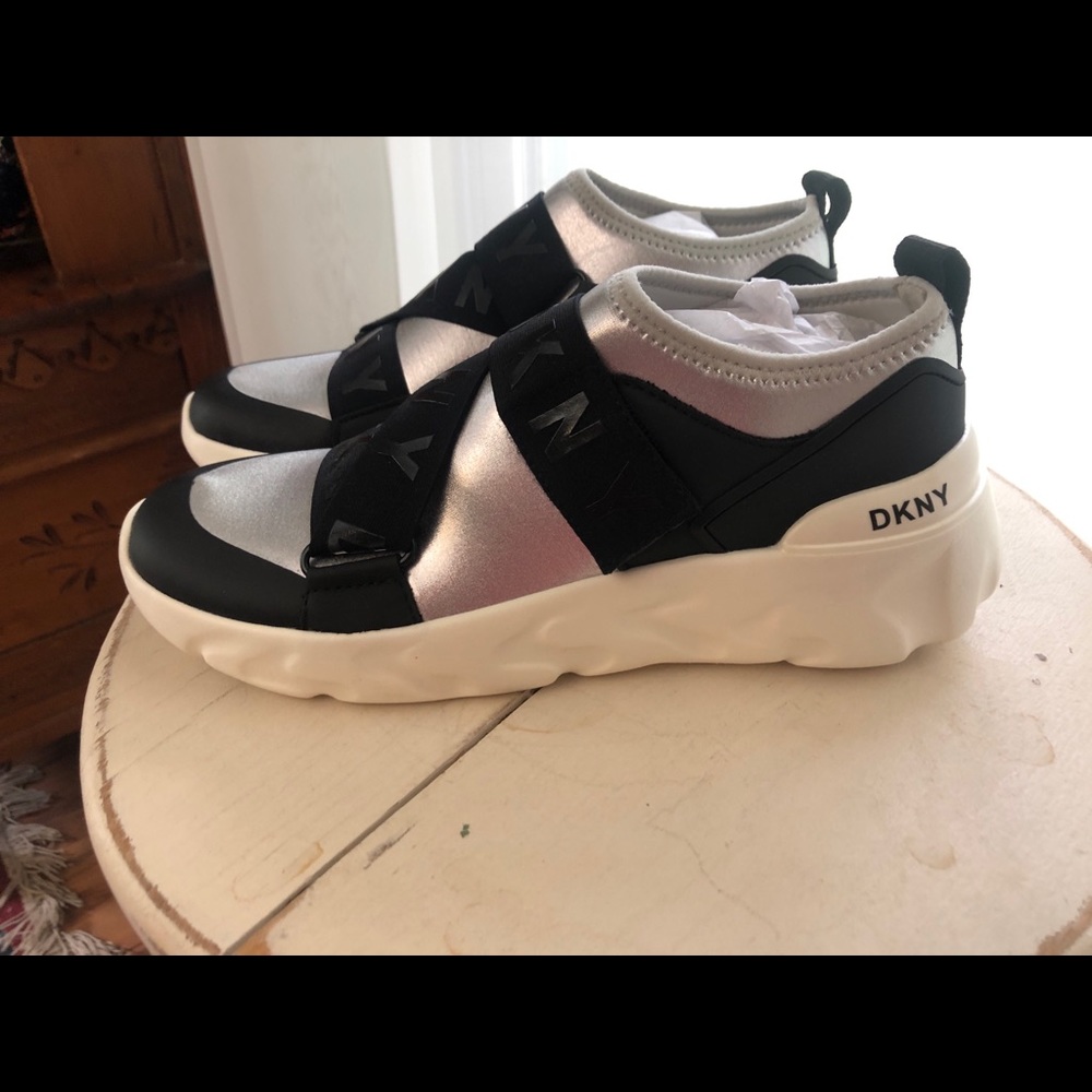 DKNY Size 8 Sneakers